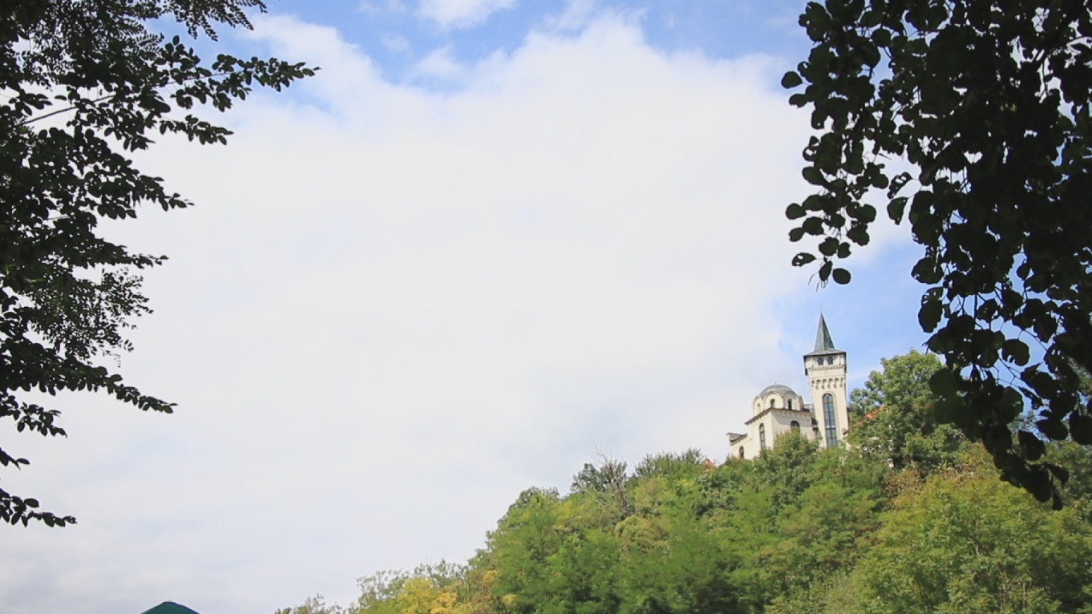 Nesvakidašnji dvorac u srcu Srbije: Kamen za njegovu izgradnju dovlačili su ručno FOTO