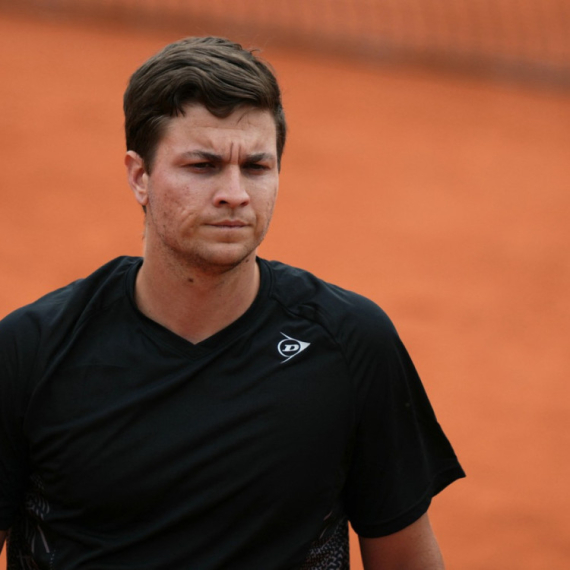 Kecmanovića pljuvali Francuzi – bukvalno