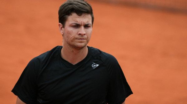 Kecmanovića pljuvali Francuzi – bukvalno