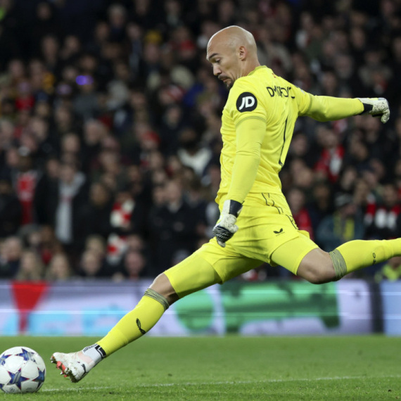 Marko Dmitrović se vraća u Zvezdu!