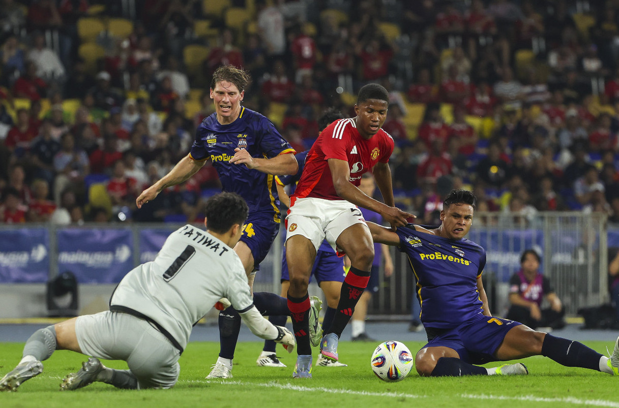 Junajted se obrukao i u Maleziji: "Možda su zvižduci ono što nam treba" VIDEO