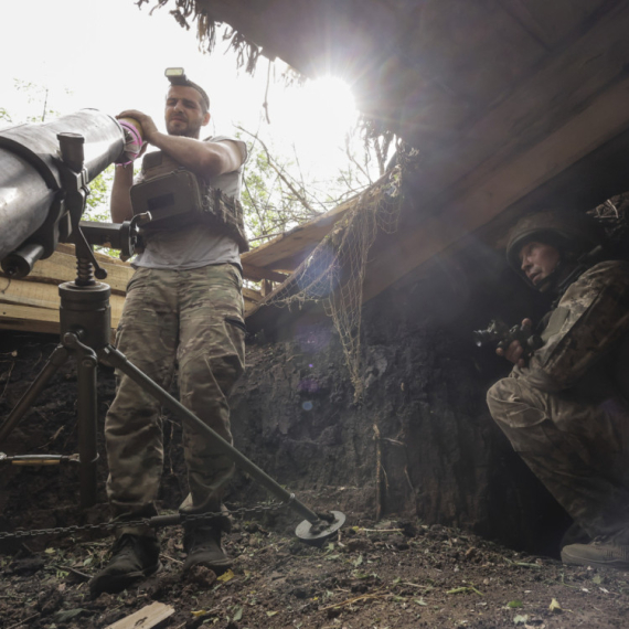 Počelo opkoljavanje: Sve spremno za ulične borbe