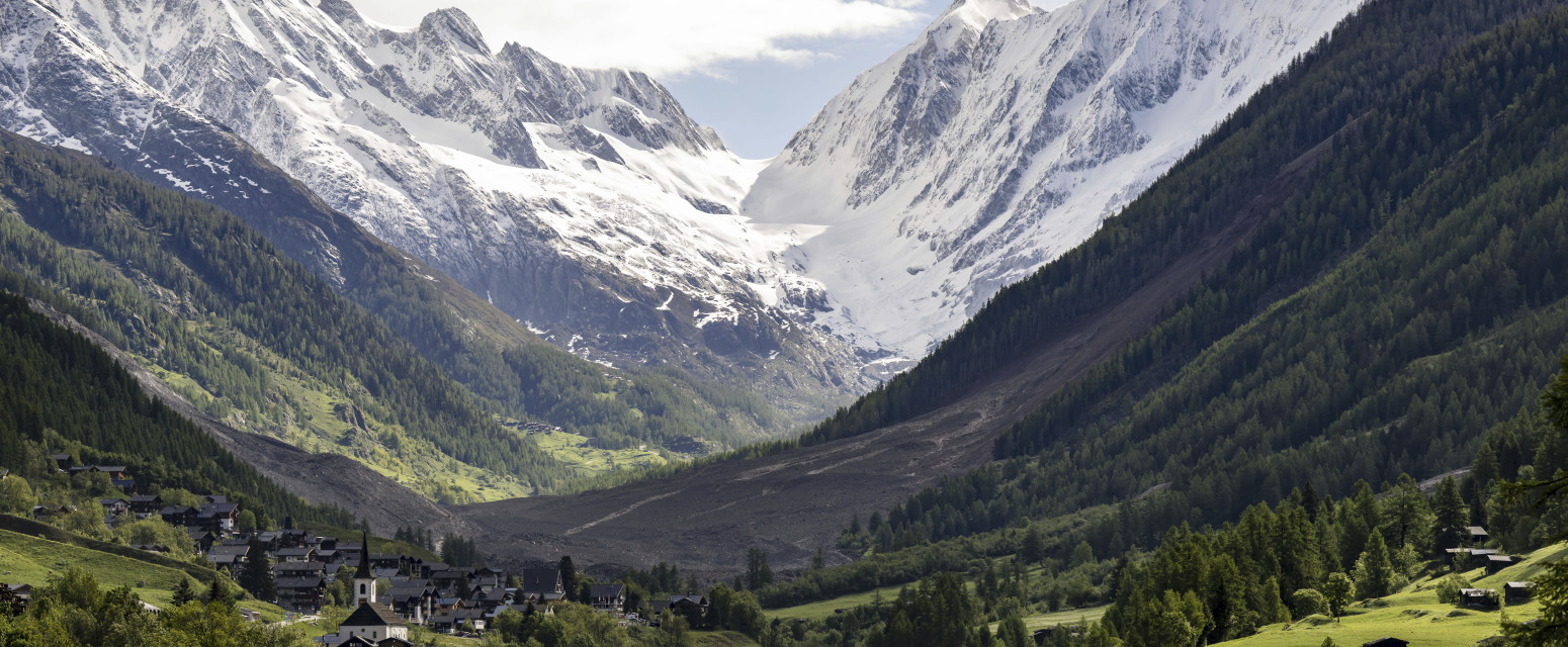 Selo sravnjeno sa zemljom: Evo kako je nekada izgledalo, a kako sad FOTO