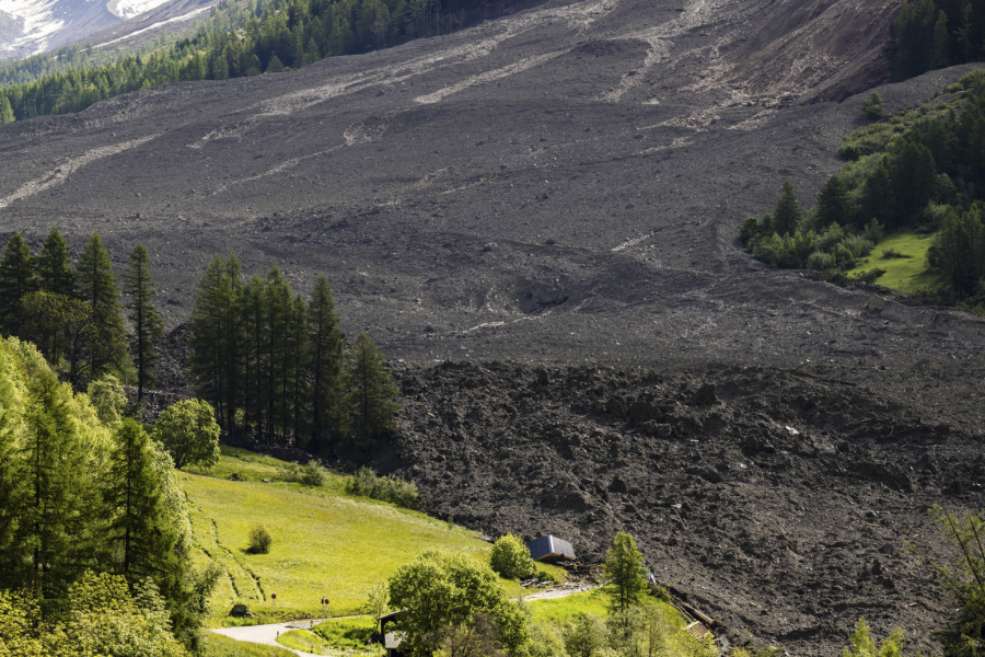 Selo sravnjeno sa zemljom: Evo kako je nekada izgledalo, a kako sad FOTO