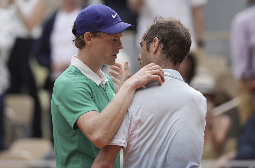 Surovi Siner poslao Gaskea u penziju VIDEO