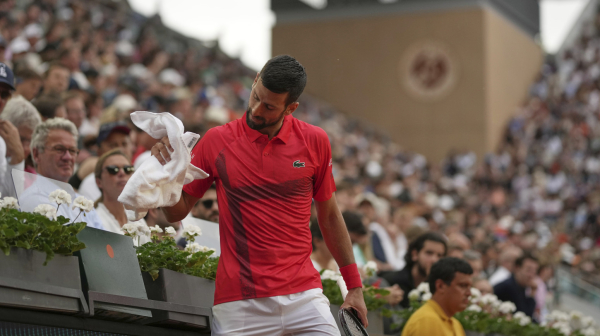 Đoković izbegao komplikacije i utišao "Lenglen"