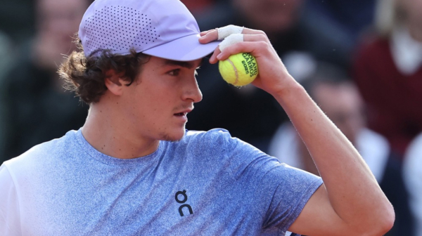 Nova teniska zvezda "drma" Rolan Garosom