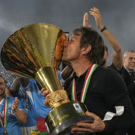 Ljubav se nastavlja – Konte ostaje u Napoliju! VIDEO