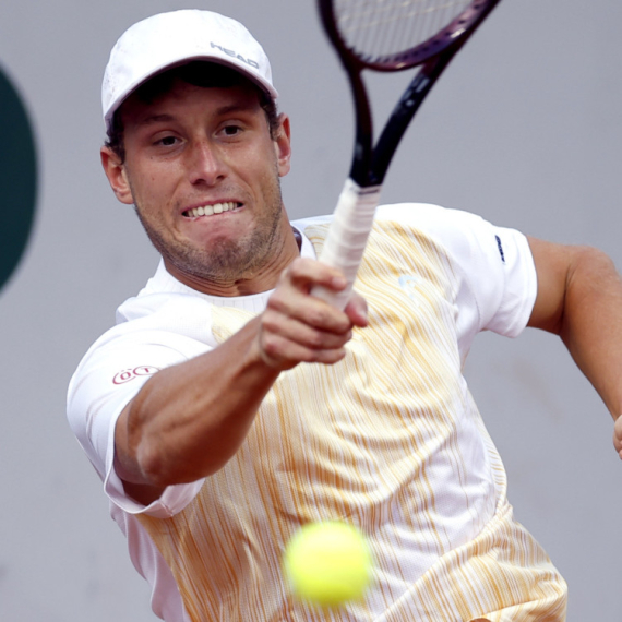 Hrvat je šokirao ceo Rolan Garos, a sada – napada Đokovića