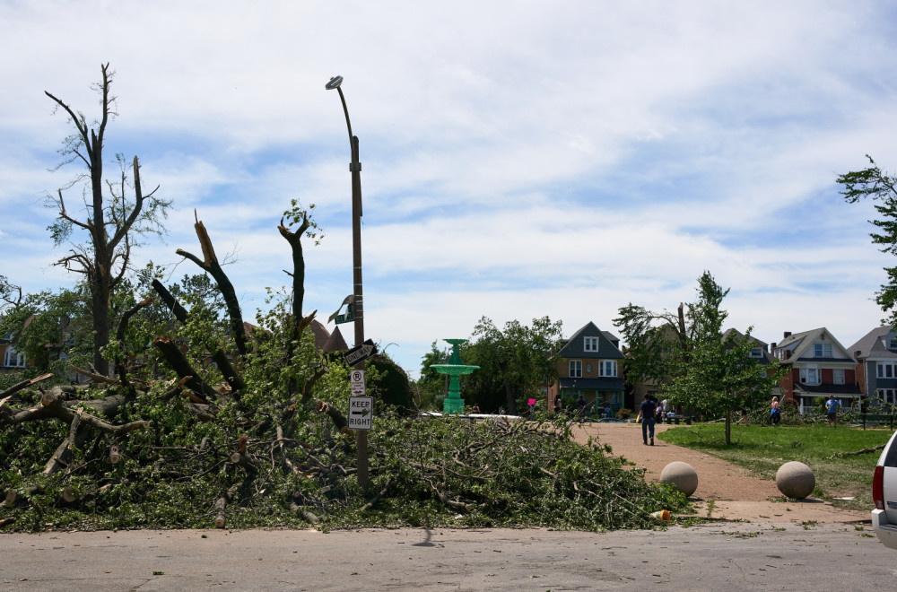 Apokalipsa u SAD: Tornado rušio sve pred sobom; Trampov avion zarobljen; Sin glumca hitno hospitalizovan