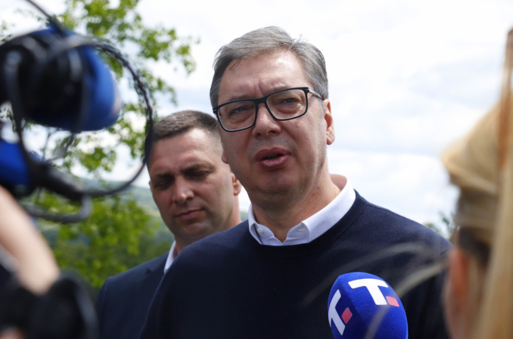 Vučić posetio selo Seča Reka: "Rekonstruisaćemo 96 kilometara puta na teritoriji Kosjerića"