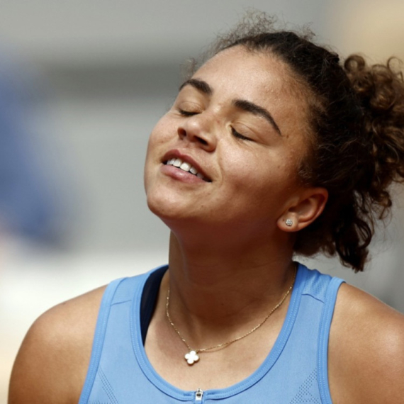 Vicešampionka Rolan Garosa propustila tri meč lopte, pa ispala