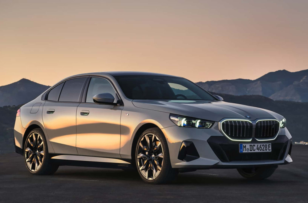 Fanovi mogu da odahnu: BMW limuzine su i dalje srce brenda!