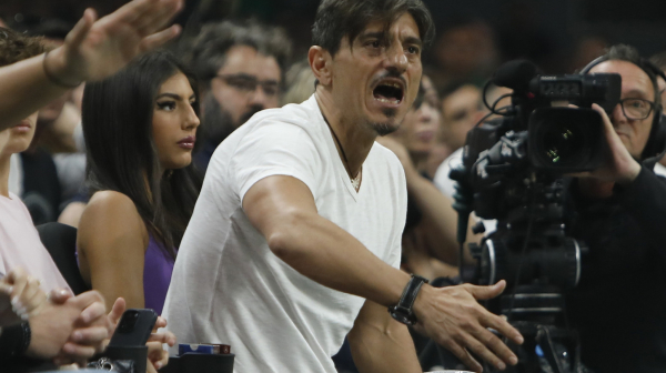 Najavljeno – učinjeno: Janakopulos izazvao haos u Pireju! VIDEO