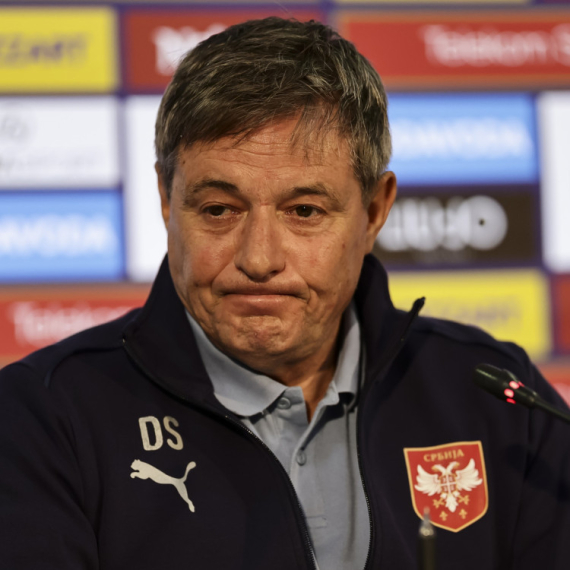 Piksijeva nervoza u Tirani: "Malo nisi normalan!" VIDEO