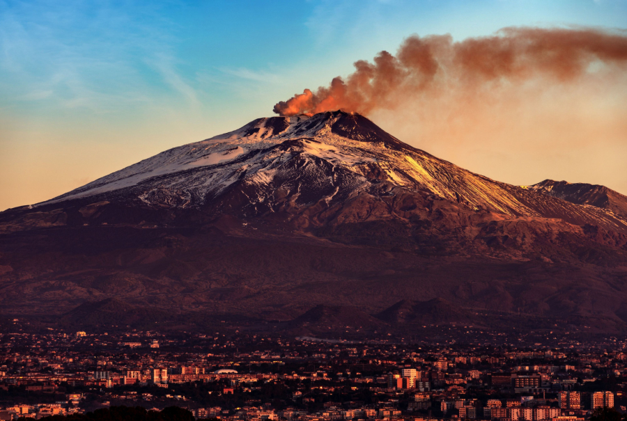 Zašto Etna privlači turiste, čak i tokom erupcije? VIDEO