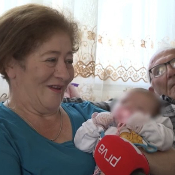 Prvo dete u 6. deceniji? Ona je dokaz da nikada nije kasno ako dovoljno verujete VIDEO