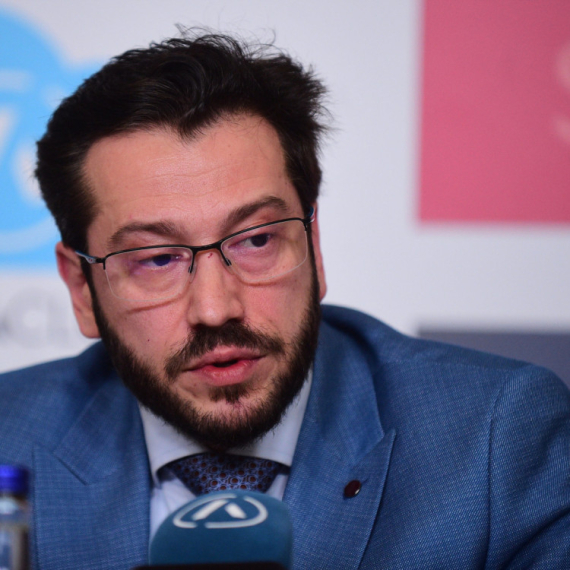 ACG uz najmlađe atletičare na Banjici: Direktor Žugić ponosan na Areninu kampanju "Moje pravo da biram sport"