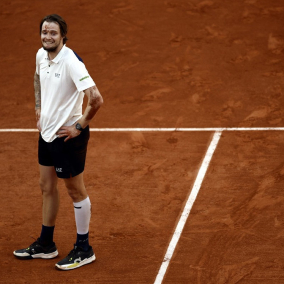 Kontroverzni teniser se rasplakao posle senzacije: "Poštedite me, ja sam profesionalac"