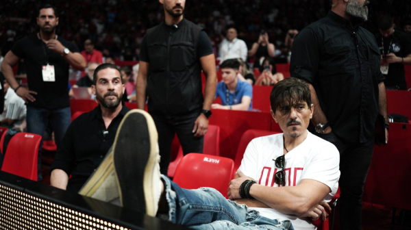 Olimpijakos "podelio" Janakopulosa: "Da li je država ovo videla?" VIDEO