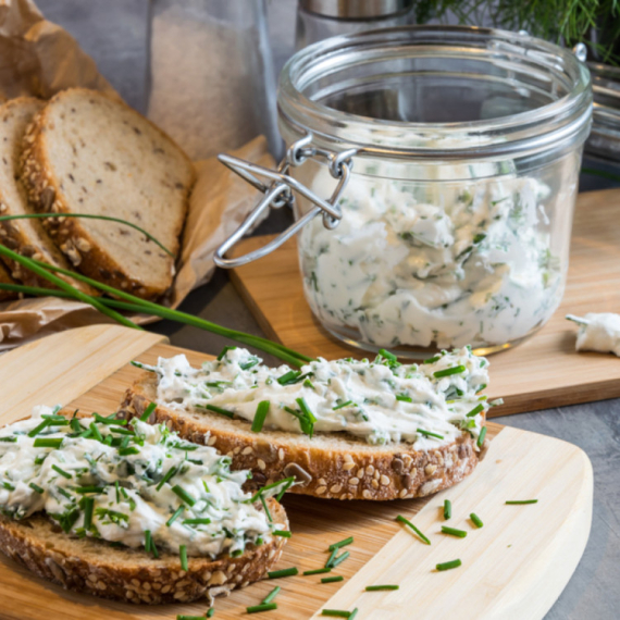 Jeftin namaz od pileće džigerice i svežeg sira