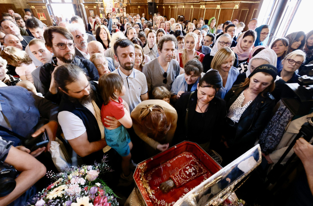 Sveti Sava ponovo među nama: Mošti stigle u Vaznesenjski hram FOTO/VIDEO