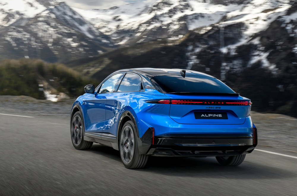 Novi Alpine raskida sa tradicijom: A390 je SUV težak preko dve tone! FOTO