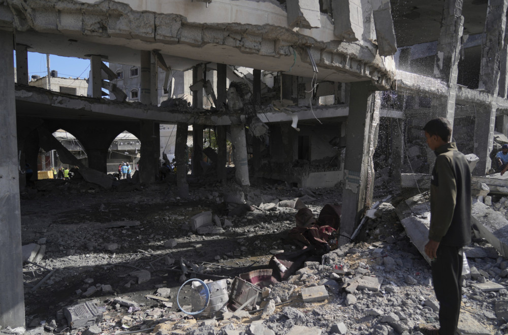 Izvršen vazdušni udar; Meta je bila škola; Ima mrtve dece