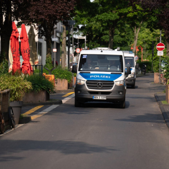 Nemački policajci pucali i teško ranili Hrvata koji ih je napao noževima