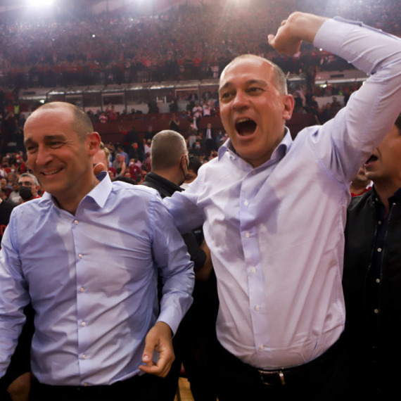 Gazde Olimpijakosa: "Vlada neka izabere - svetlost ili tama"