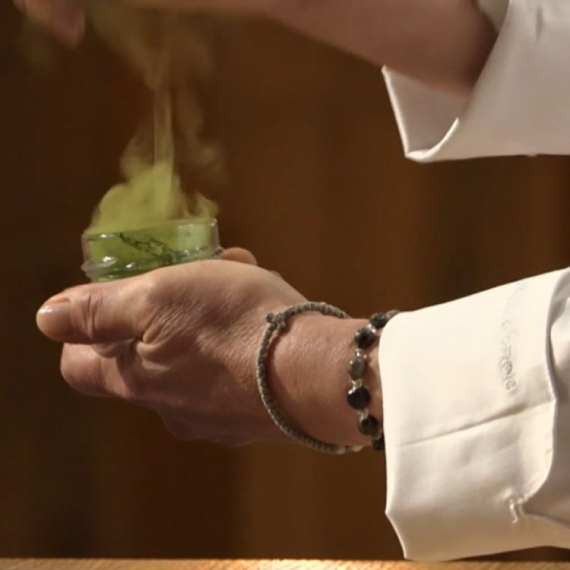 Ne zna se ko je više u šoku: Veštičji napitak? Ne, glavni sastojak jela je plankton VIDEO