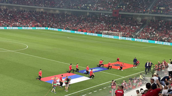 "Bože pravde" se jedva čulo – srpski reprezentativci ponosni, klinci provocirali VIDEO