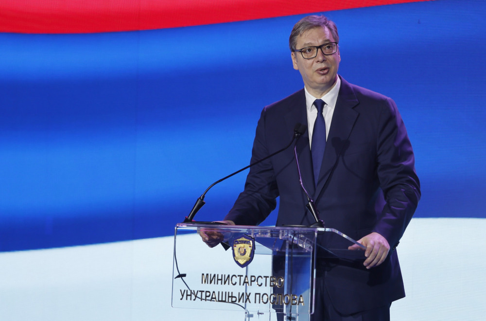 Vučić uručio medalje: Potrebna nam je jača, snažnija policija; Od mene ćete uvek imati podršku FOTO/VIDEO