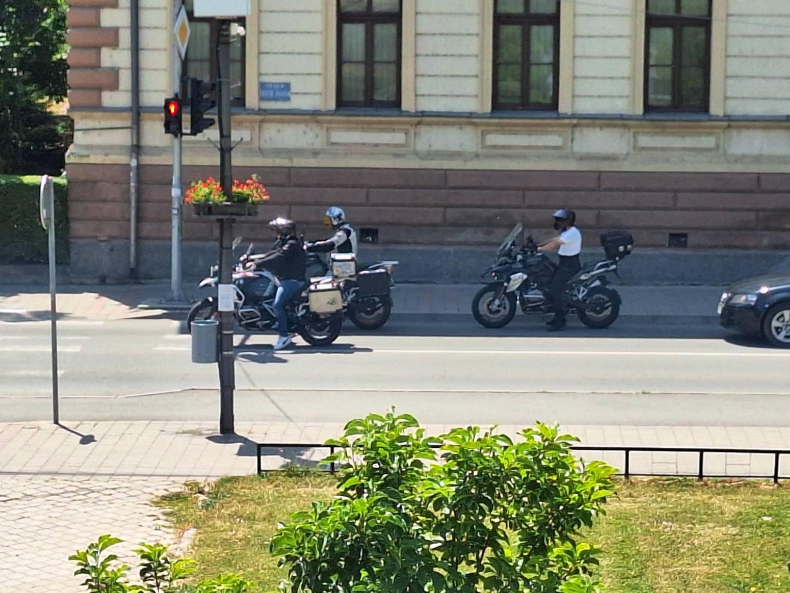 Haos tokom izbornog dana: Motori i veterani u Zaječaru; U Kosjeriću tablice Čačak i Ilinois FOTO