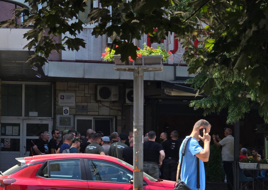 Haos tokom izbornog dana: Motori i veterani u Zaječaru; U Kosjeriću tablice Čačak i Ilinois FOTO