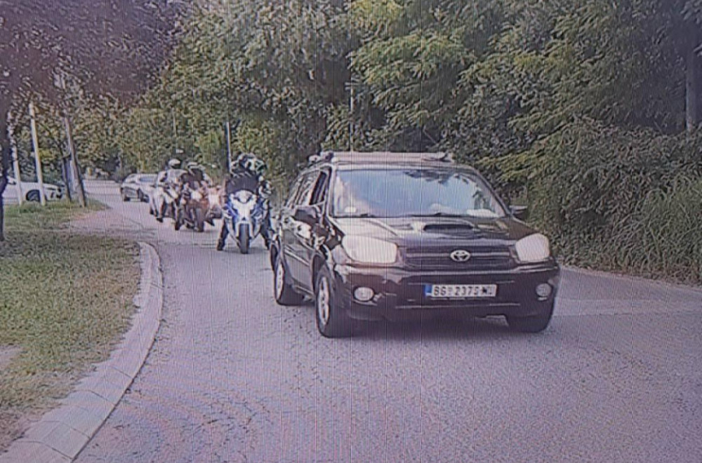 Spremaju nerede: Blokaderi iz Beograda krenuli ka Kosjeriću FOTO