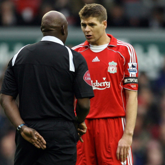 Preminuo prvi crni sudija u Premijer ligi