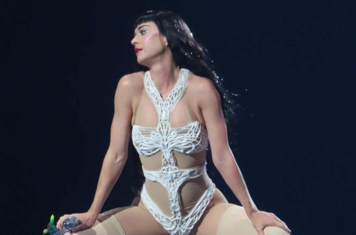 Incident na koncertu Kejti Peri: Pevačica nije znala šta ju je snašlo VIDEO