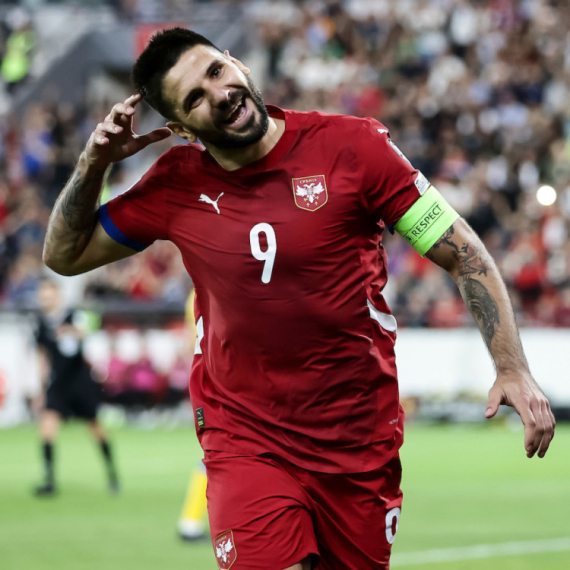 Neponovljivi Mitrović – het-trik u 100. utakmici za Srbiju! VIDEO