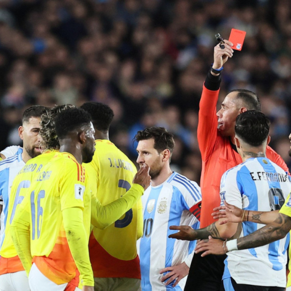 Fernandes umalo "skinuo glavu" Kolumbijcu VIDEO