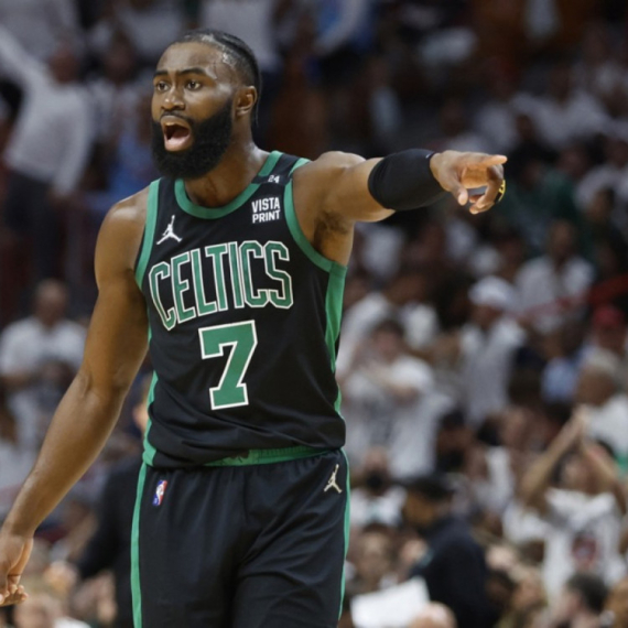 Operisan Džejlen Braun