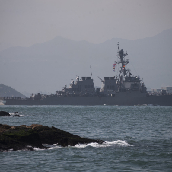 Opasan potez: Američki razarač ušao u "crveno"; Iran hitno reagovao