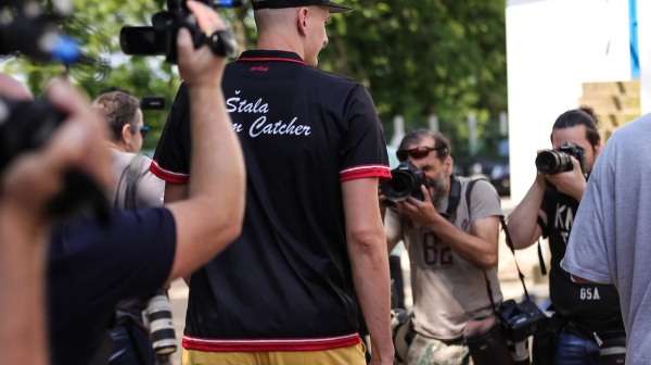 Ko šta radi, Jokić gleda konje VIDEO