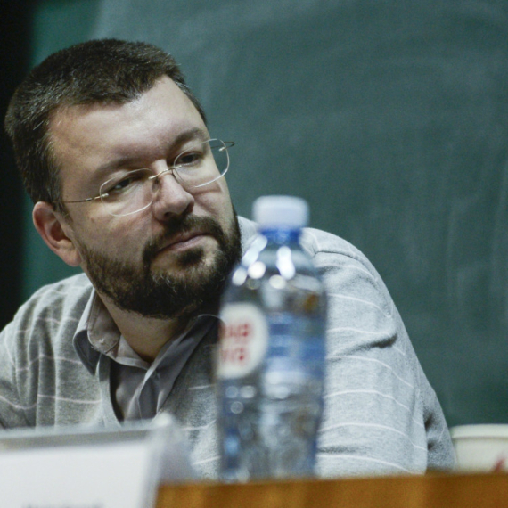 Antić: Na ulici se bore ljudi i zveri; Opozicija ne može da dokaže izbornu krađu