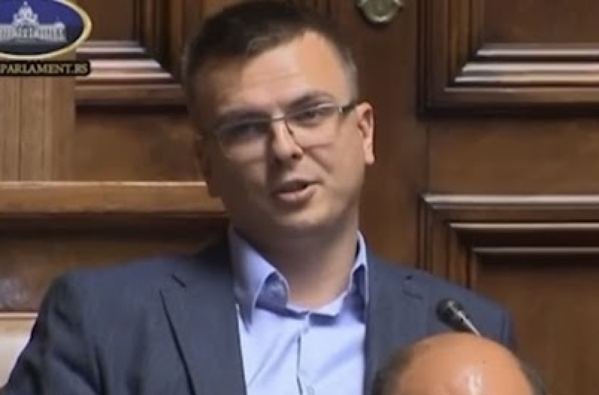 Vanedna sednica; Zbog najgrubljeg kršenja Poslovnika: Parandilović i Ninković udaljeni sa sednice na 20 dana