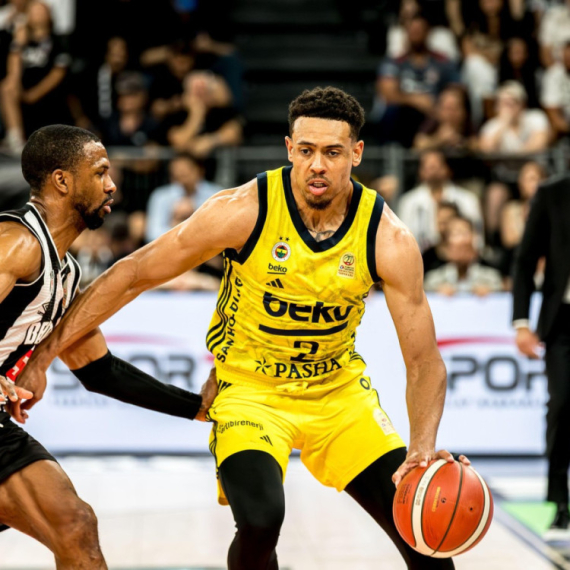 "Gori" Istanbul: Gudurićev Fener srušio Alimpijevićev Bešiktaš!