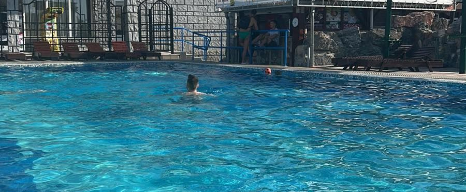 Ova banja u Srbiji je idealna za leto: Ima lekovitu vodu i blato, ali i akva-park FOTO