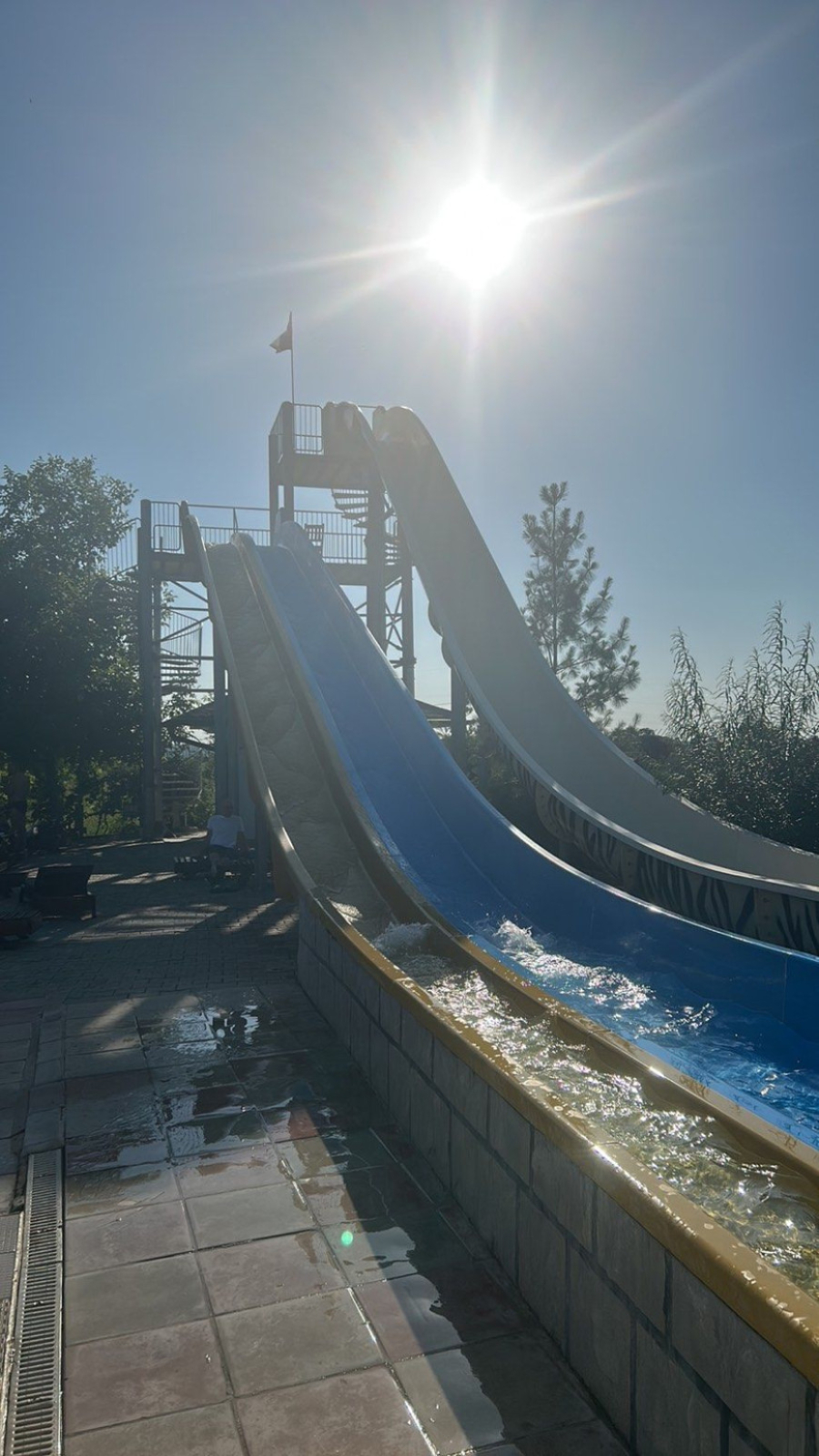 Ova banja u Srbiji je idealna za leto: Ima lekovitu vodu i blato, ali i akva-park FOTO
