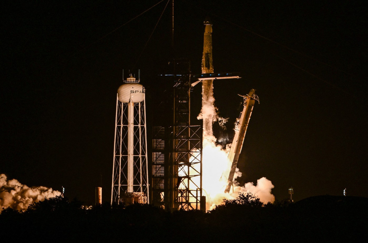 Međunarodna posada poletala u svemir: Misija košta 65 miliona dolara po osobi FOTO/VIDEO