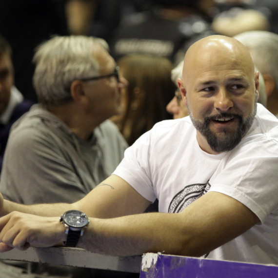 Gru bi bio ponosan: Udovica repera podelila fotografiju koja je raznežila Srbiju, ređaju se čestitke